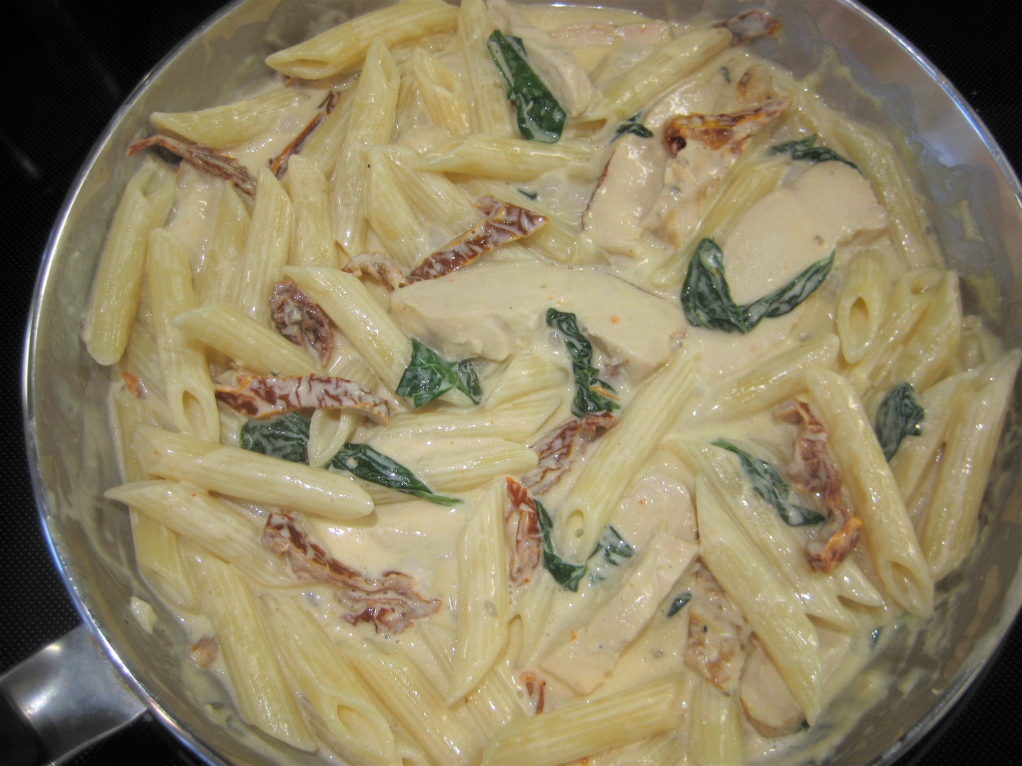 Creamy Chicken Alfredo with Spinach and Sun-dried Tomatoes - The ...