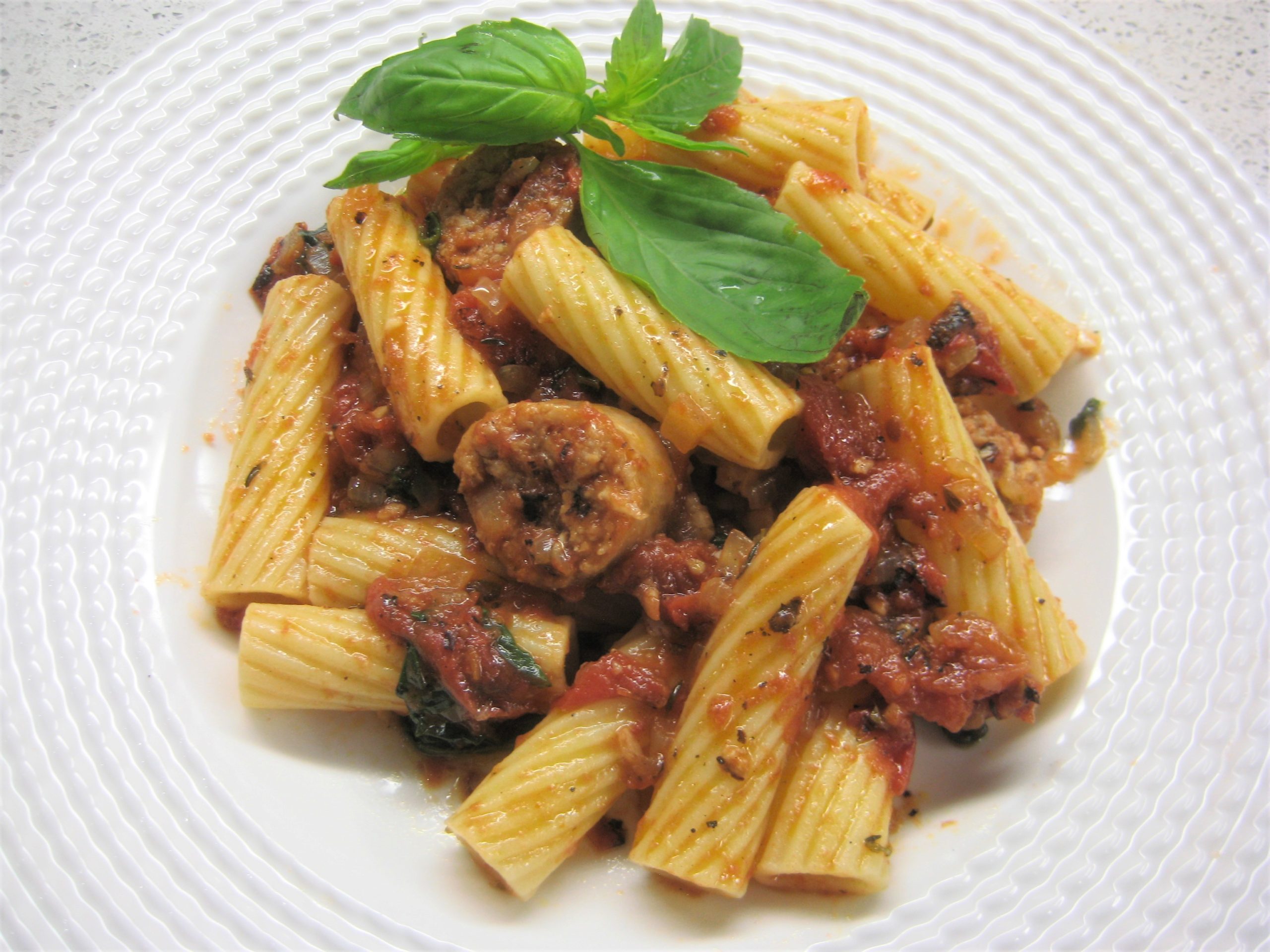 Easy Roasted Tomato and Spinach Pasta with Spicy Italian Sausage - The ...