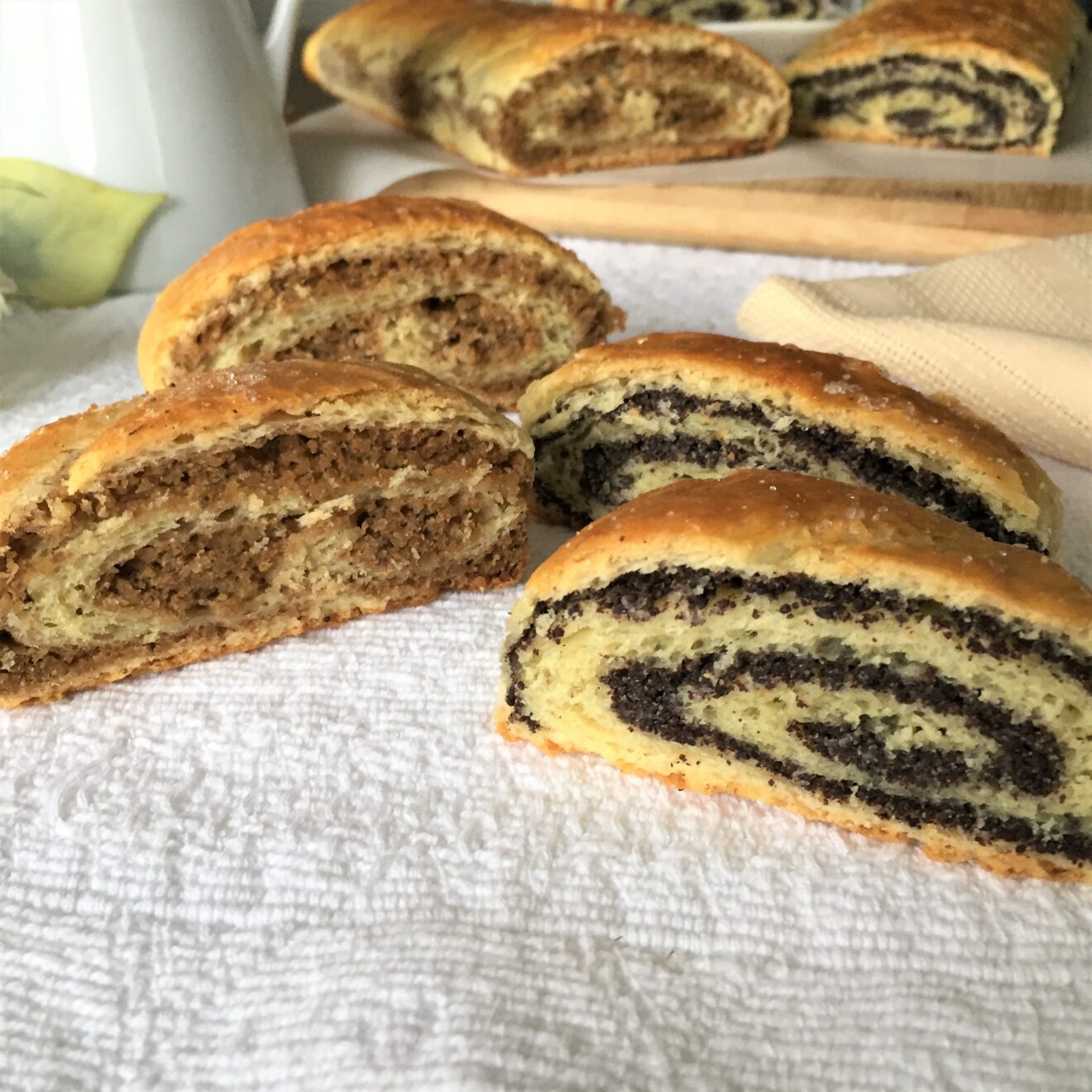 Hungarian Walnut and Poppy Seed Rolls (Diós és Mákos Kalács) - The ...