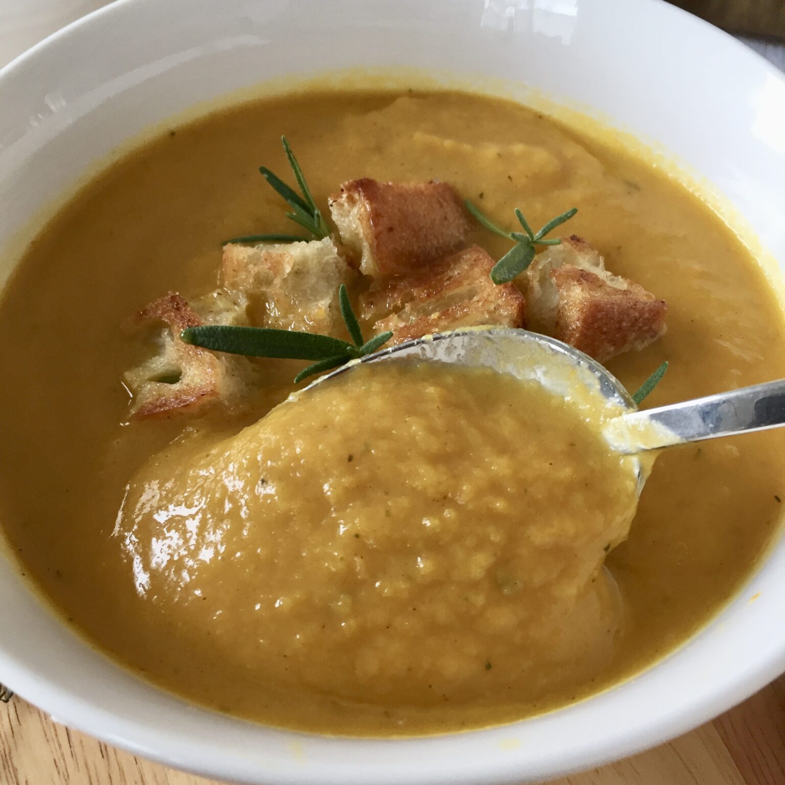 Healthy Roasted Sweet Potato and Carrot Soup with Warm Spices - Vegan ...