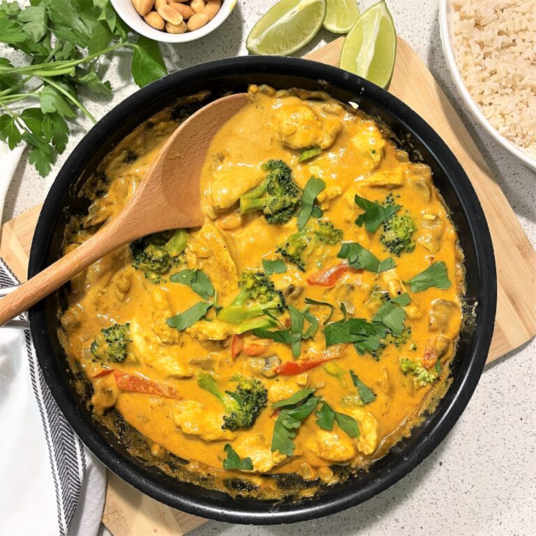 Peanut Chicken Curry Recipe - The Hungary Soul