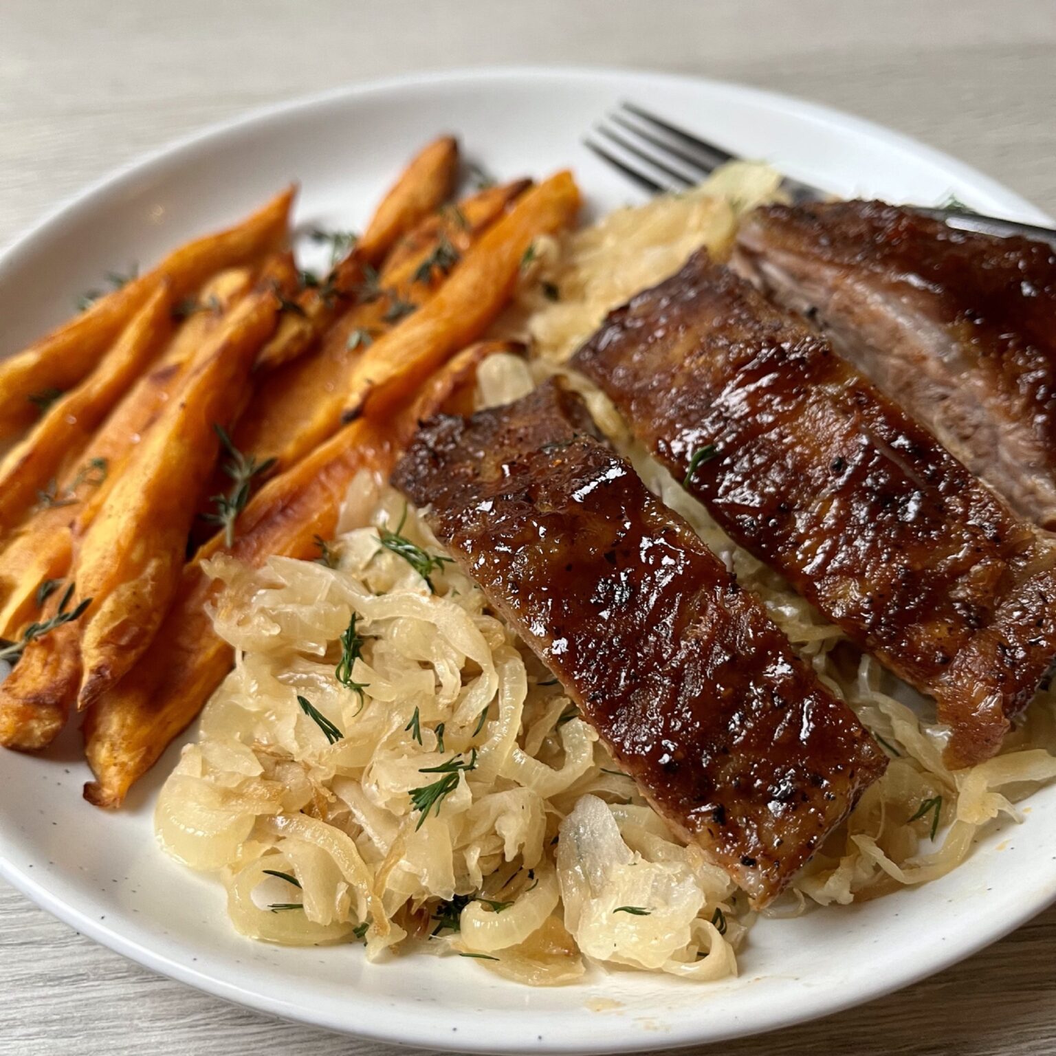 Tender Oven Baked Pork Ribs With Sauerkraut - The Hungary Soul